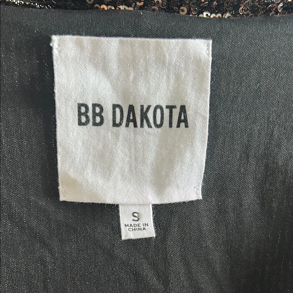 BB Dakota Black and Gold Sequin Jacket - Picture 4 of 5